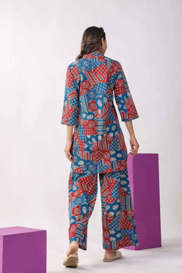 Women Printed Mandrain Collar Kurta And Pant Set - Image 3