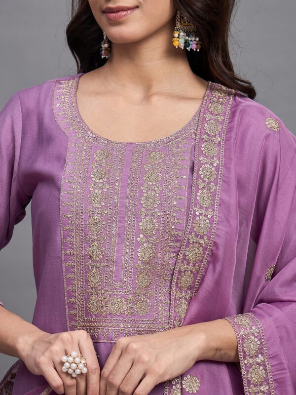 Women Embroidery Straight Pink Kurta And Pant set with Dupatta - Image 3
