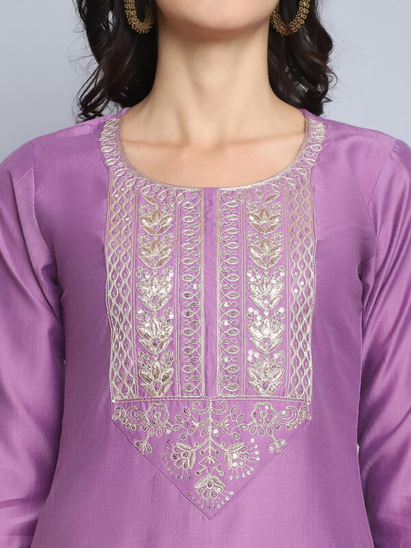 Women Pink Embroidery silk Kurta And Pant Set With Dupatta - Image 3